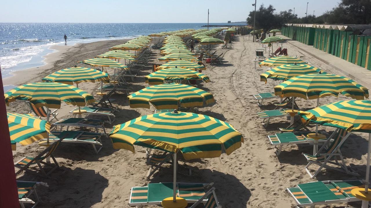 Centro Vacanze Lido Smeraldo Frigole Bagian luar foto