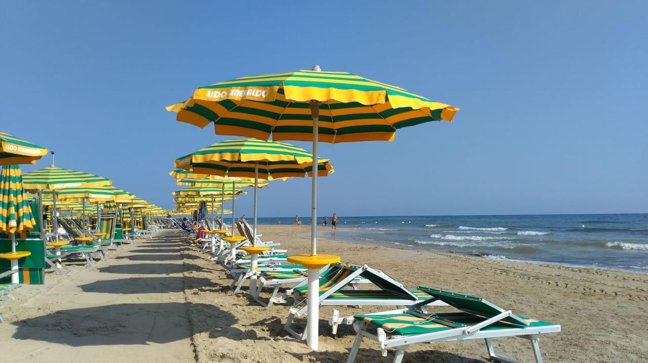 Centro Vacanze Lido Smeraldo Frigole Bagian luar foto