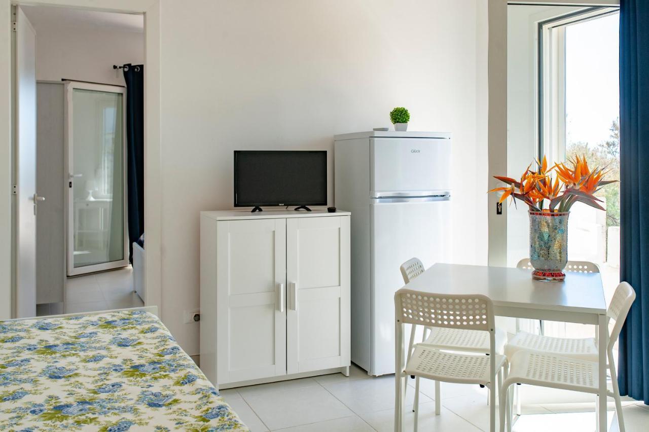 Centro Vacanze Lido Smeraldo Frigole Bagian luar foto