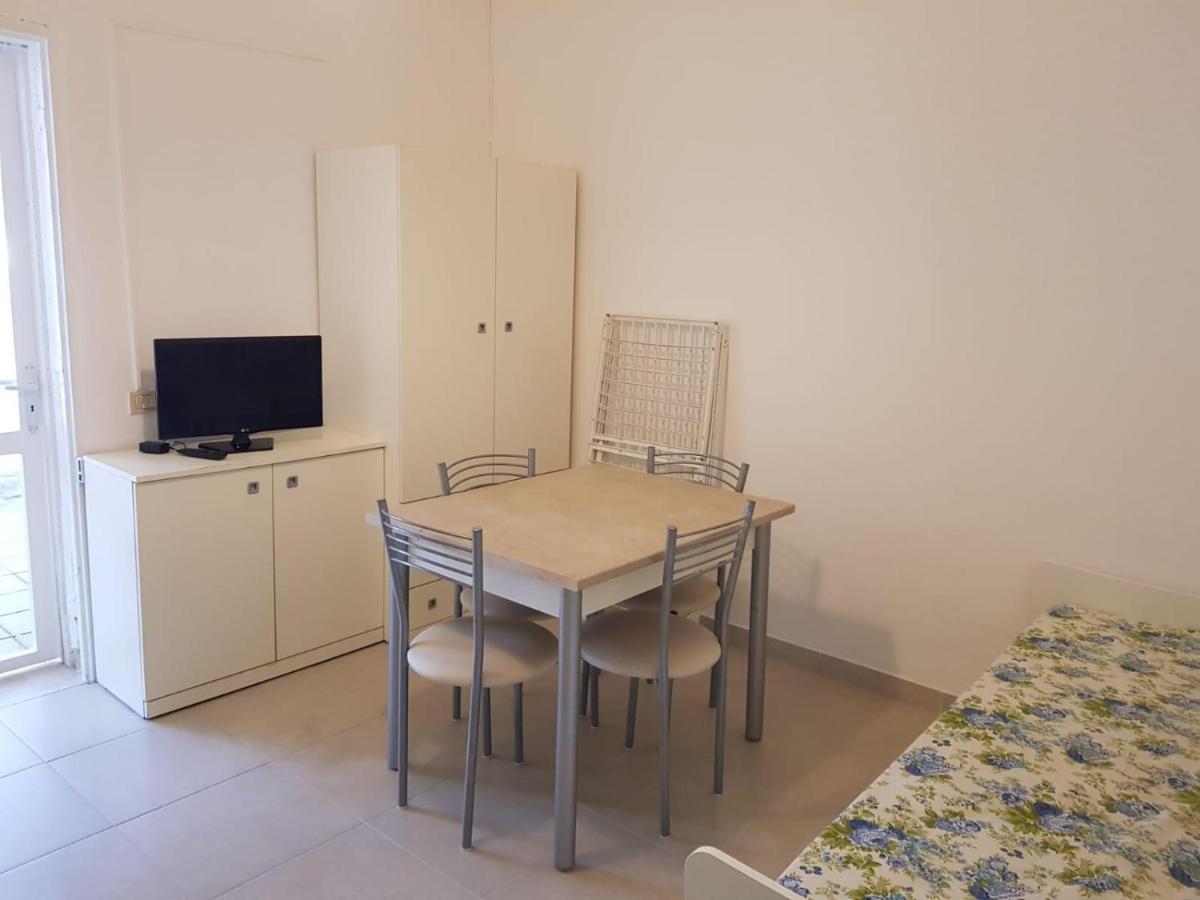 Centro Vacanze Lido Smeraldo Frigole Bagian luar foto